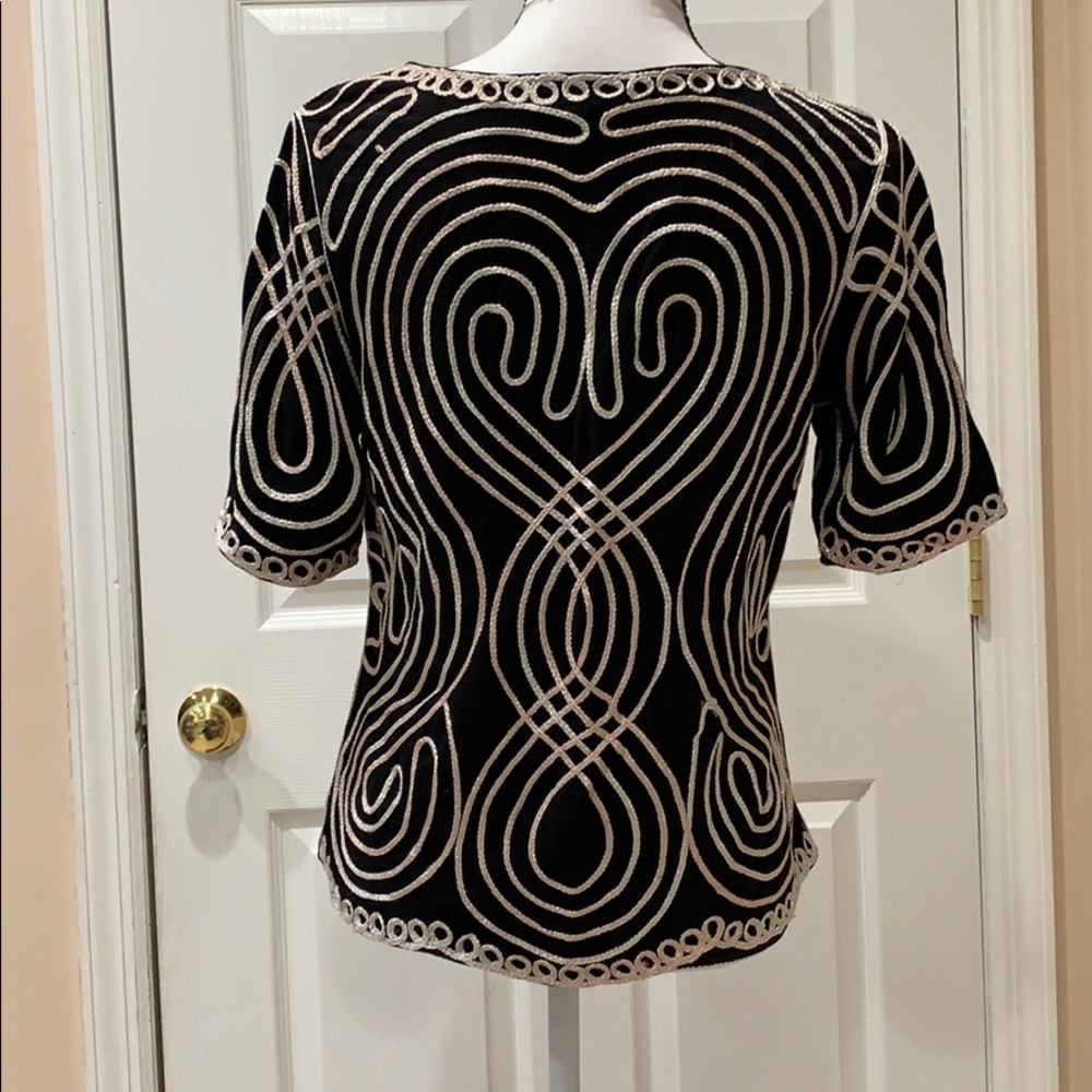 CLEARANCE Lauren Michelle embroidered top sz M/L - Picture 3 of 8